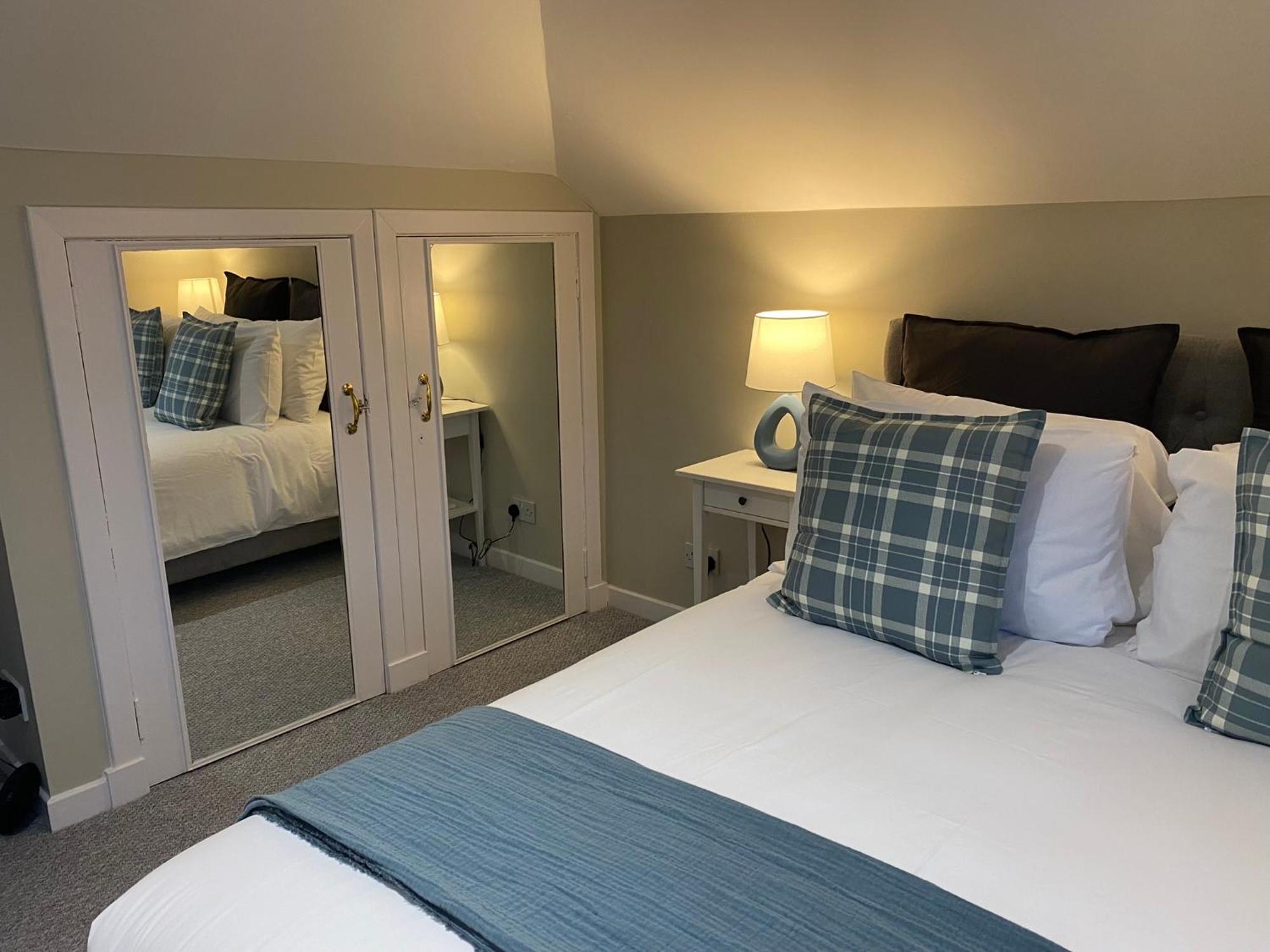 Peacock Guest House Largs Esterno foto
